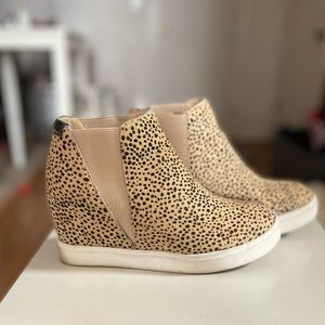 Adorable size 6 animal print wedge sneakers by Coconuts by Matisse.